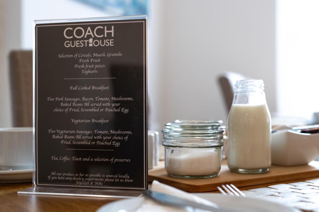 Coach Guest House Tenby Bagian luar foto
